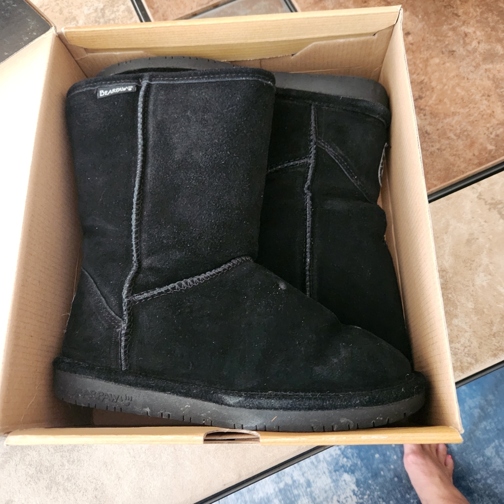 BearPaw Emma Short Boots in Black